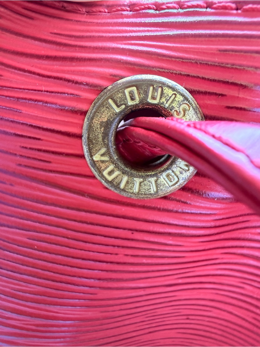 Red Louis Vuitton Drawstring Bucket Bag - Picture 8 of 14